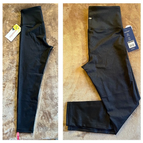 NWT MARIKA COMPRESSION HIGH RISE LEGGING 25” M Black “Contender” Floral Embossed - Picture 3 of 10